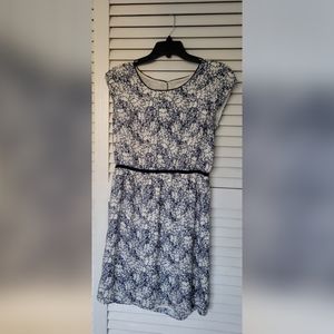 Loft size 6p navy floral dress